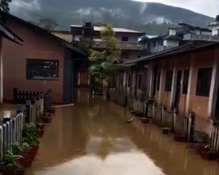 උසස් පෙළටත් වැස්ස හරස් වෙලා