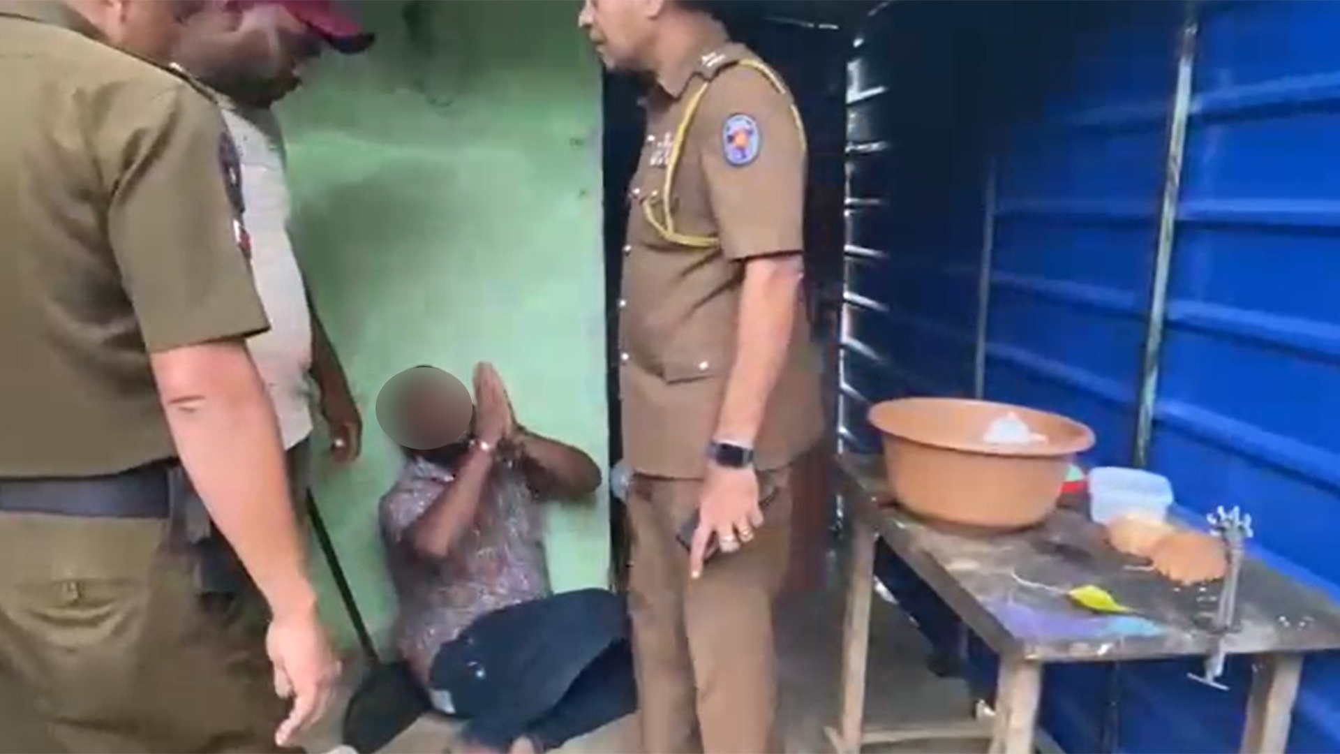 තණමල්විල දී මත්ද්‍රව්‍ය ජාලයක පුරුකක් පොලිස් අත්අඩංගුවට