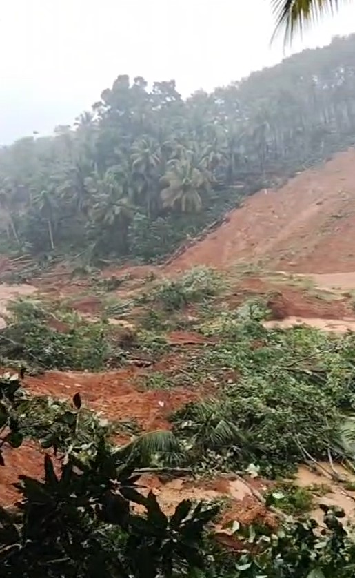 ආපදාවෙන් මරණ 159 යි – අතුරුදන් 203 ක්