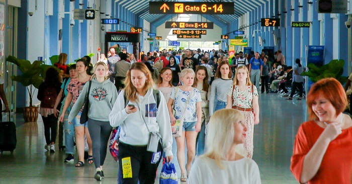 ලංකාවෙ ඉන්න සහ එන්න ඉන්න සංචාරකයින්ට රජයෙන් සැලසුමක්