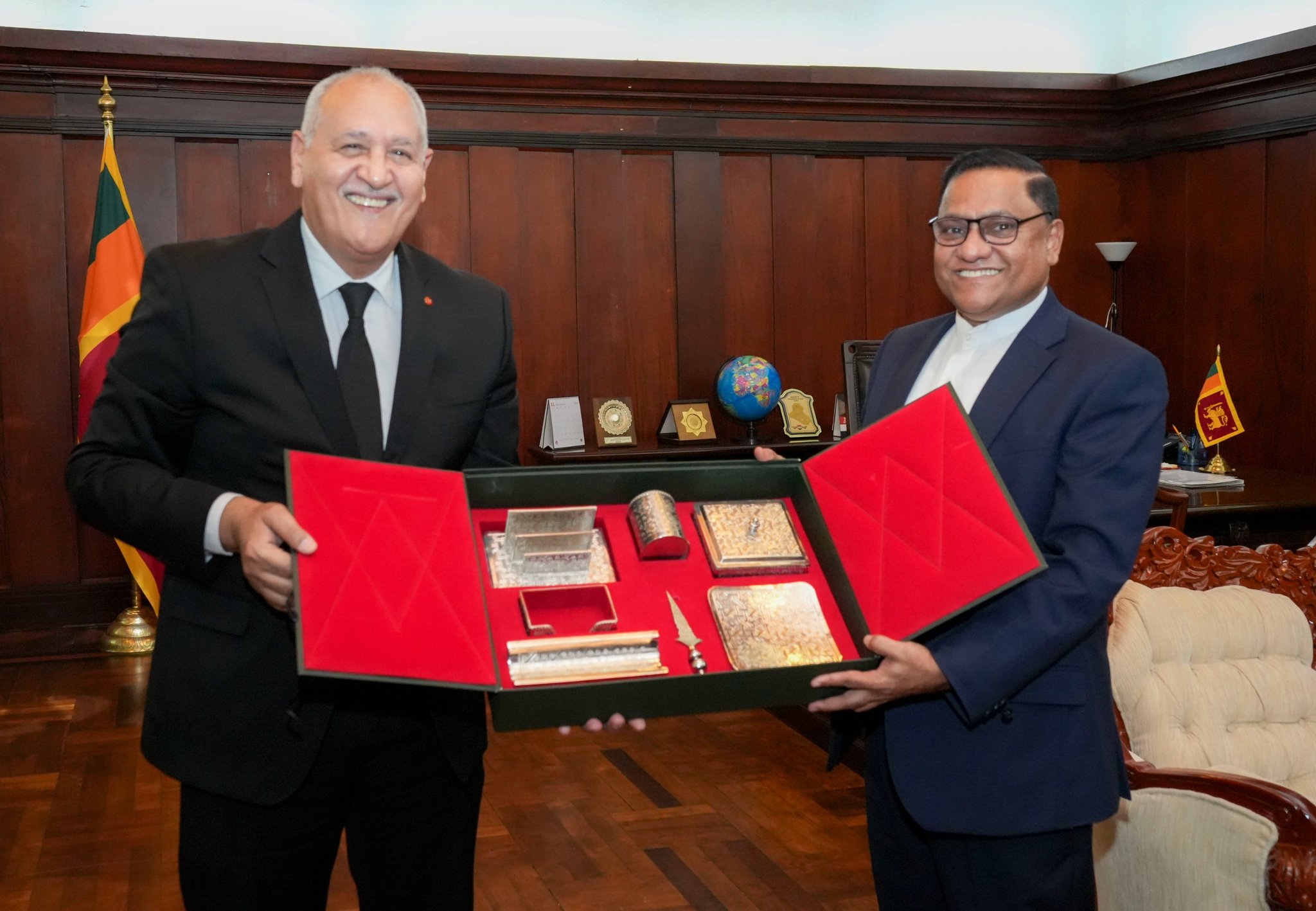 මොරොක්කෝ තානාපති සහ අමාත්‍ය විජිත හේරත් අතර සාකච්ඡාවක්