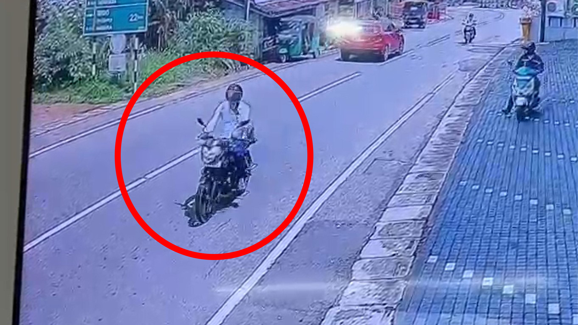 වැලිගම සභාපති ඝාතනයට යොදාගත් යතුරුපැදියක් කතරගම කැලෑවක වැලිගම සභාපති ඝාතනයට යොදාගත් යතුරුපැදියක් කතරගම කැලෑවක