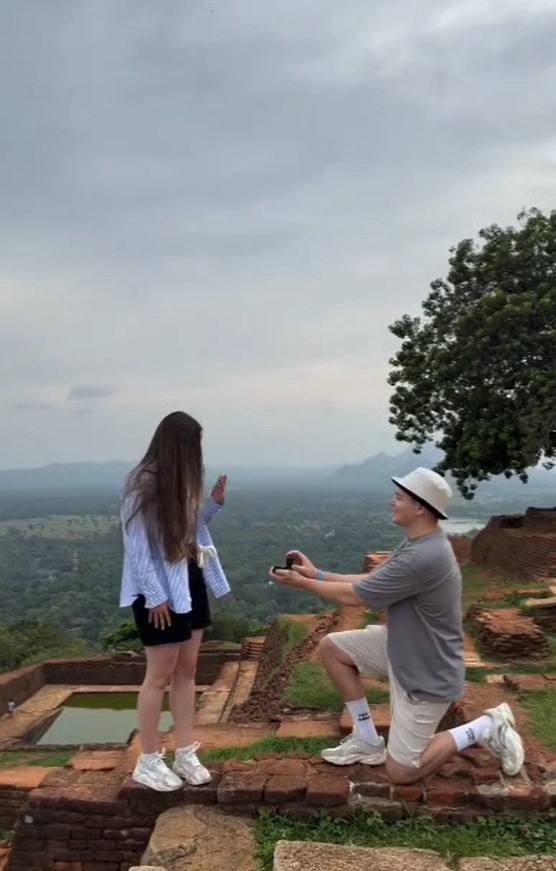 සීගිරි කාශ්‍යපට හමු නොවූ ආදරයේ මුද්ද