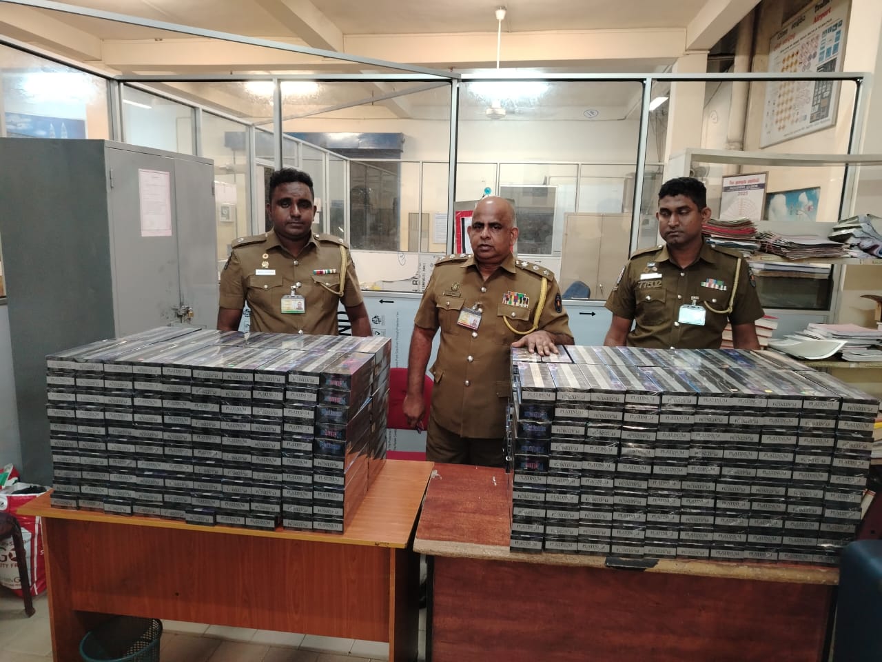 රුපියල් එක් කෝටි හැත්තෑ අට ලක්ෂයක හොර සිගරැට්