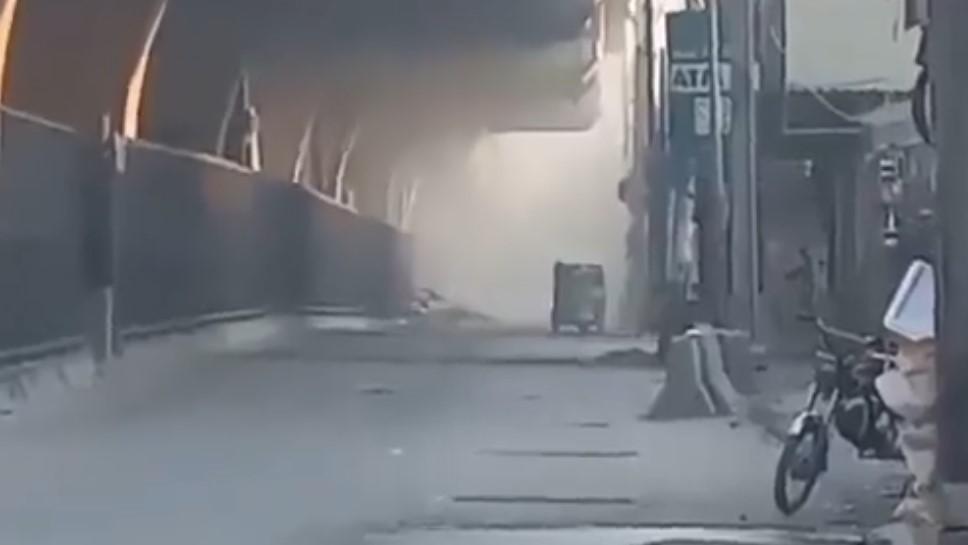 පාකිස්තාන පෙෂාවර් පැරාමිලිටරි හමුදා මූලස්ථානයකට මරාගෙන මැරෙන ප්රහාරයක් පාකිස්තාන පෙෂාවර් පැරාමිලිටරි හමුදා මූලස්ථානයකට මරාගෙන මැරෙන ප්රහාරයක්