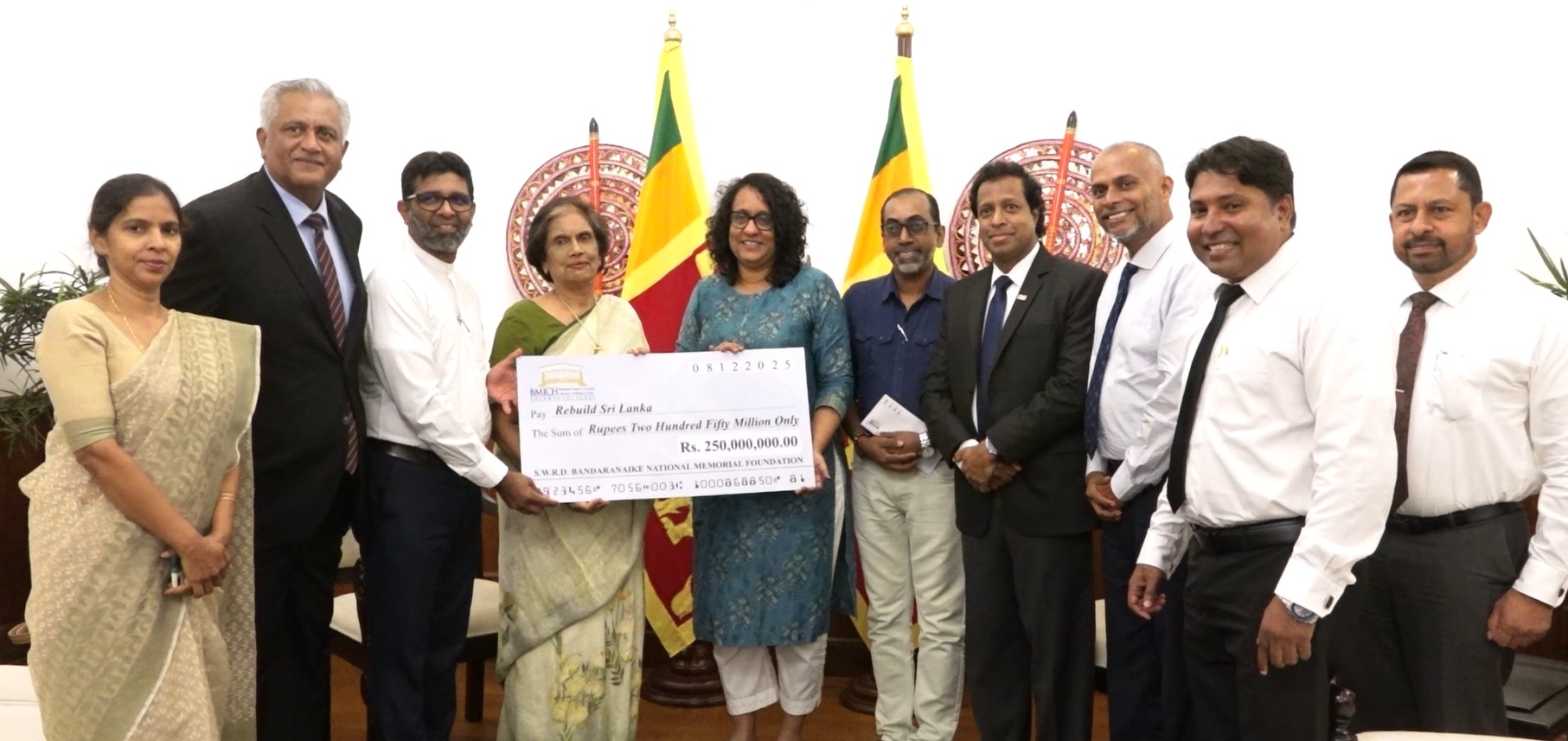 ආපදාවෙන් විපතට ලක් වූවන්ට බණ්ඩාරනායක අනුස්මරණ ජාතික පදනමෙන් රු.මි.250 ක් ආපදාවෙන් විපතට ලක් වූවන්ට බණ්ඩාරනායක අනුස්මරණ ජාතික පදනමෙන් රු.මි.250 ක්