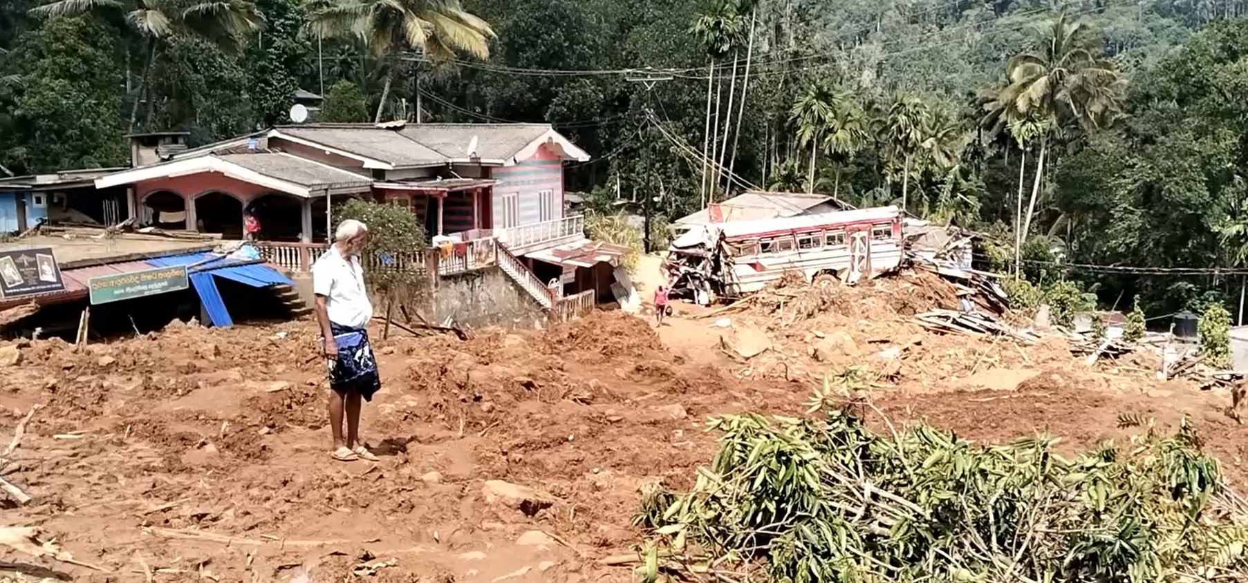 ආපදාවට ලක්වූවන්ට ආහාර සැපයියයුතු ආකාර ගැන සෞඛ්ය හා ජනමාධ්ය ලේකම් ගෙන් චක්රලේඛයක් ආපදාවට ලක්වූවන්ට ආහාර සැපයියයුතු ආකාර ගැන සෞඛ්ය හා ජනමාධ්ය ලේකම් ගෙන් චක්රලේඛයක්