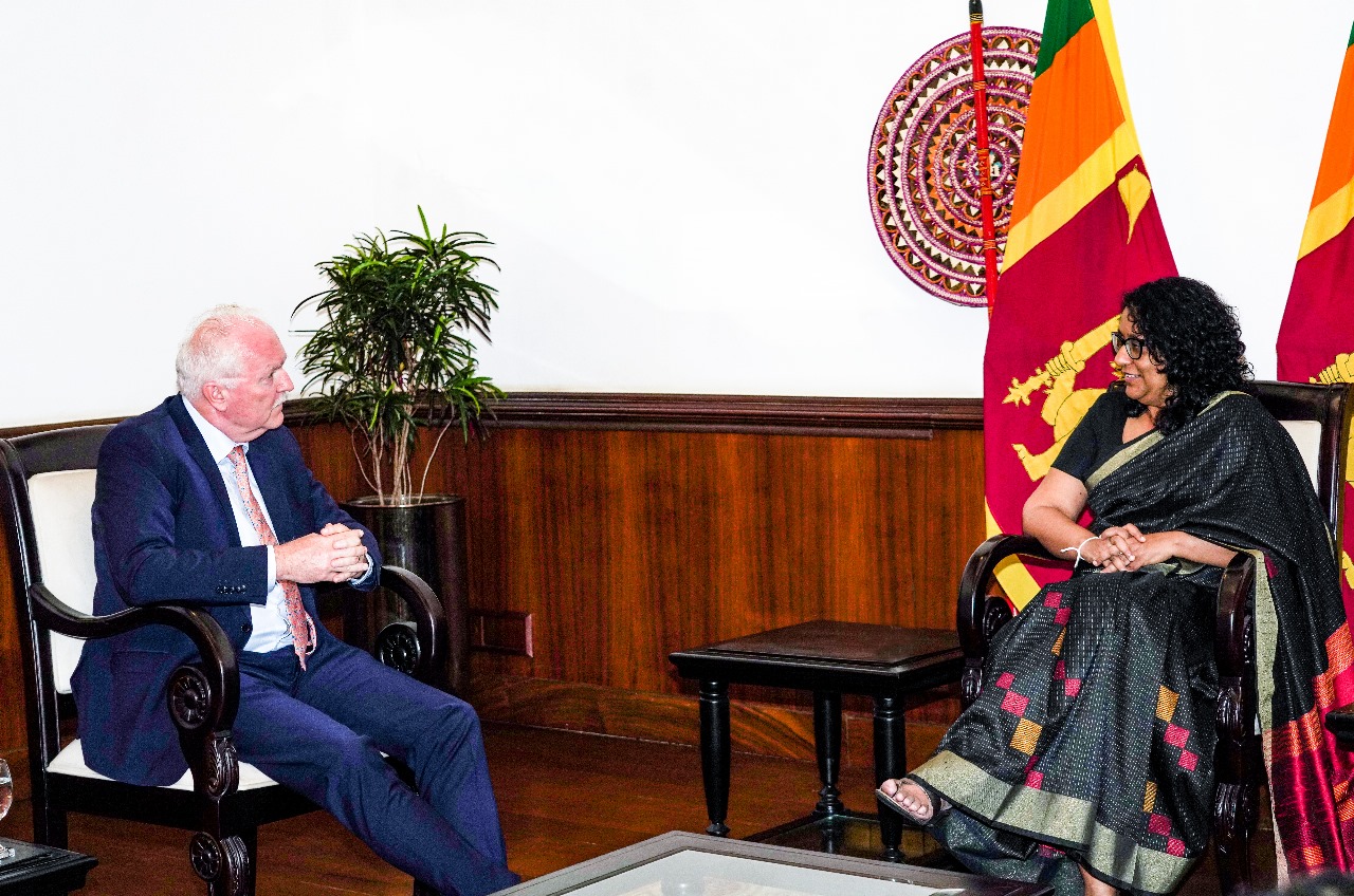 ව්‍යසනයෙන් පසු රට හදන වැඩපිළිවෙලට අග්‍රාමාත්‍යවරිය නෙදර්ලන්ත තානාපති මුණගැසේ