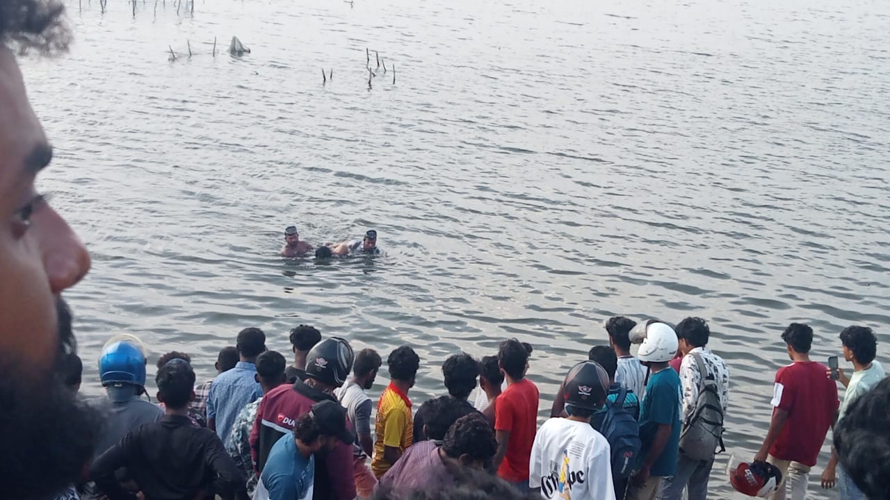 කලපුව්වේ නෑමට ගොස් දියේ ගිලී තරුණයින් 2 ක් මරුට කලපුව්වේ නෑමට ගොස් දියේ ගිලී තරුණයින් 2 ක් මරුට