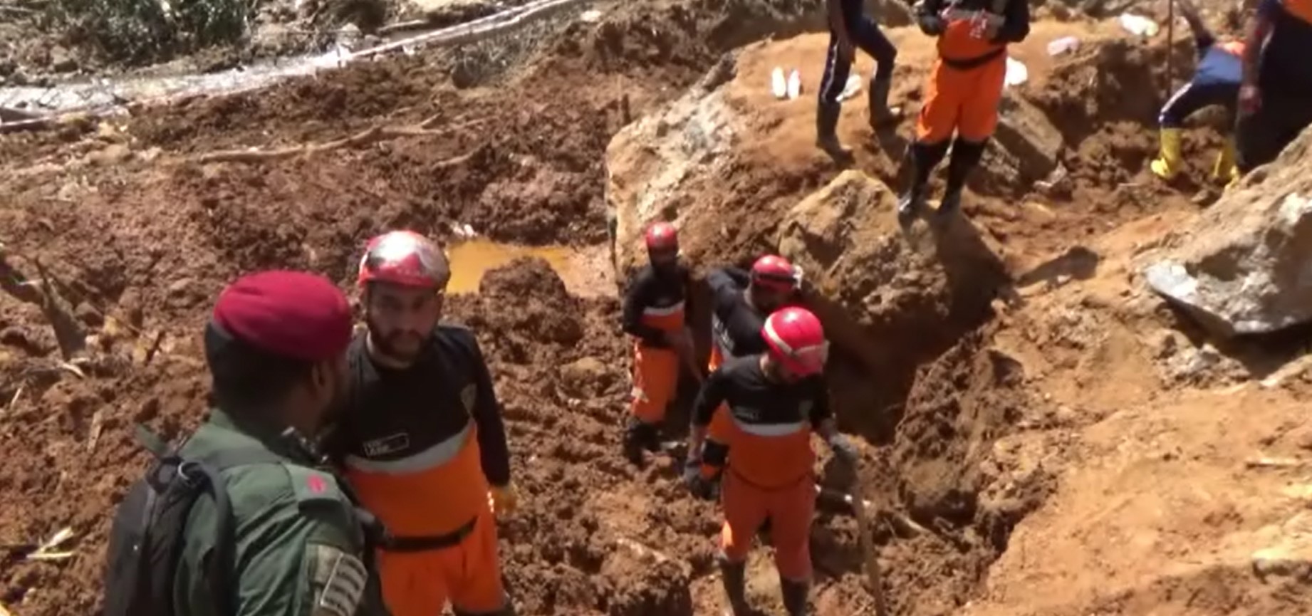 ශ්රී ලංකා යුද හමුදාව සමග පාකිස්තාන යුද හමුදාව අත්වැල් බැඳගෙන අතුරුදන් වූවන් සොයා මෙහෙයුම් ශ්රී ලංකා යුද හමුදාව සමග පාකිස්තාන යුද හමුදාව අත්වැල් බැඳගෙන අතුරුදන් වූවන් සොයා මෙහෙයුම්