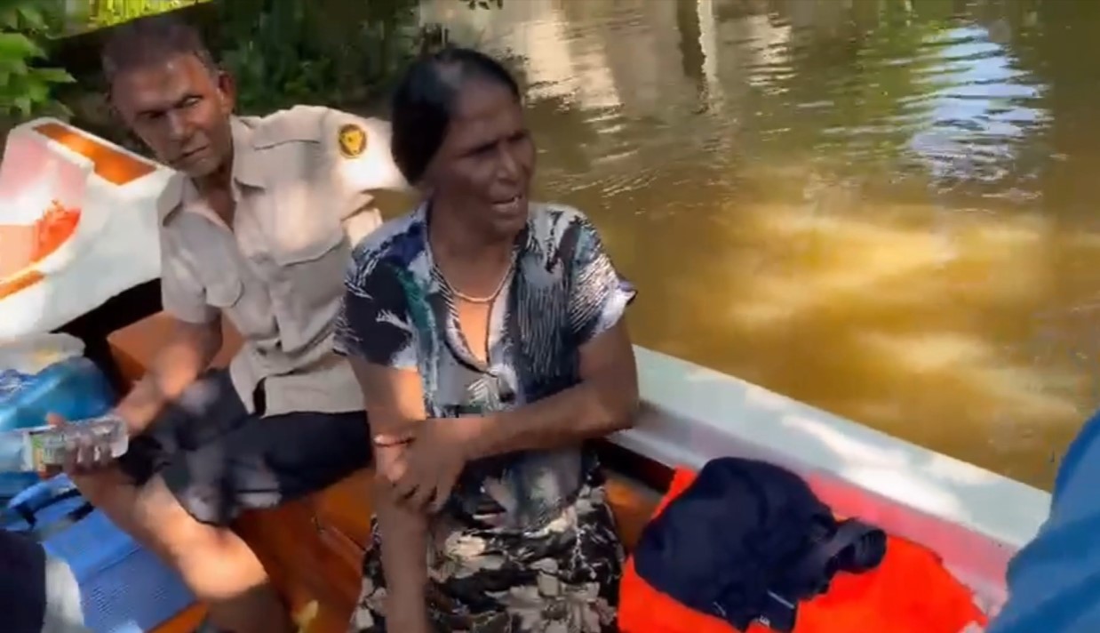 ගංවතුරෙන් ආපදාවට පත් ජනතාව වෙනුවෙන් මානුෂීය ආධාර සහ ආපදා සහන මෙහෙයුම් සඳහා නාවික හමුදාවේ අඛණ්ඩ සහය ගංවතුරෙන් ආපදාවට පත් ජනතාව වෙනුවෙන් මානුෂීය ආධාර සහ ආපදා සහන මෙහෙයුම් සඳහා නාවික හමුදාවේ අඛණ්ඩ සහය